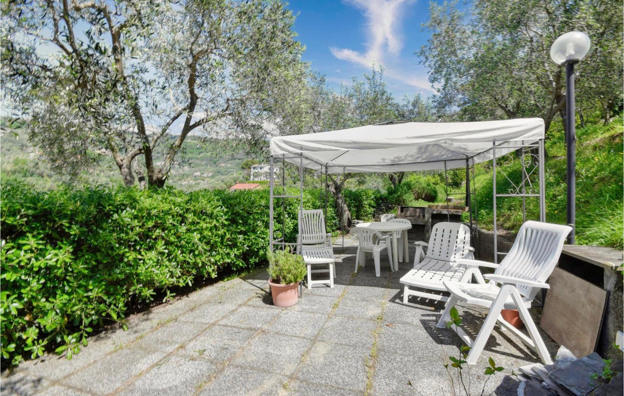 2 Bedroom Stunning Apartment In Moneglia Extérieur photo